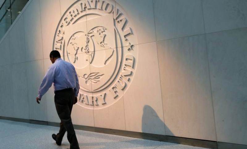 Logo do Fundo Monetário Internacional (FMI) na sede da instituição, em Washington (10.MAI.2018)